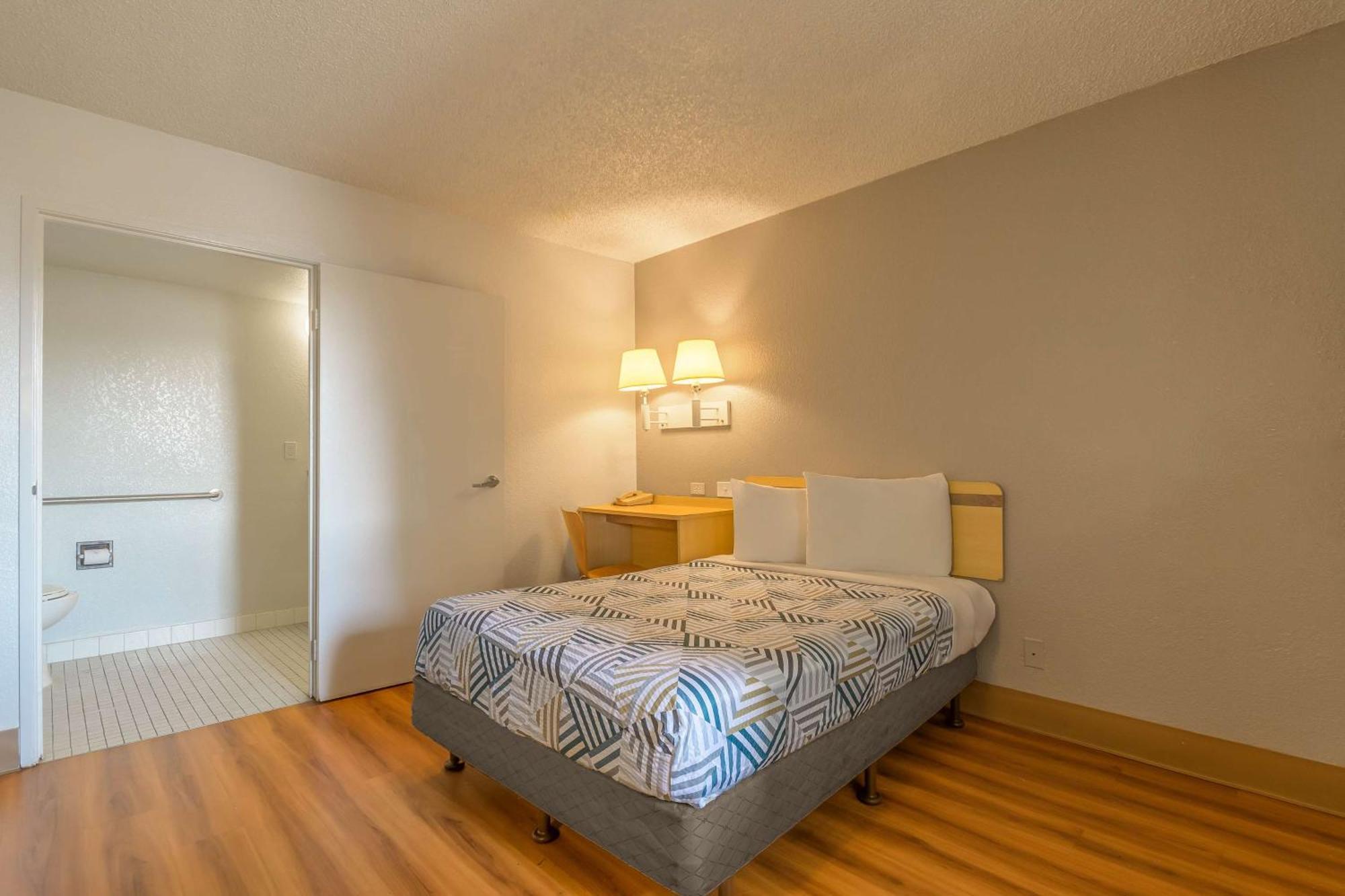 Motel 6 Hayward, Ca- Silicon Valley Gateway Екстериор снимка