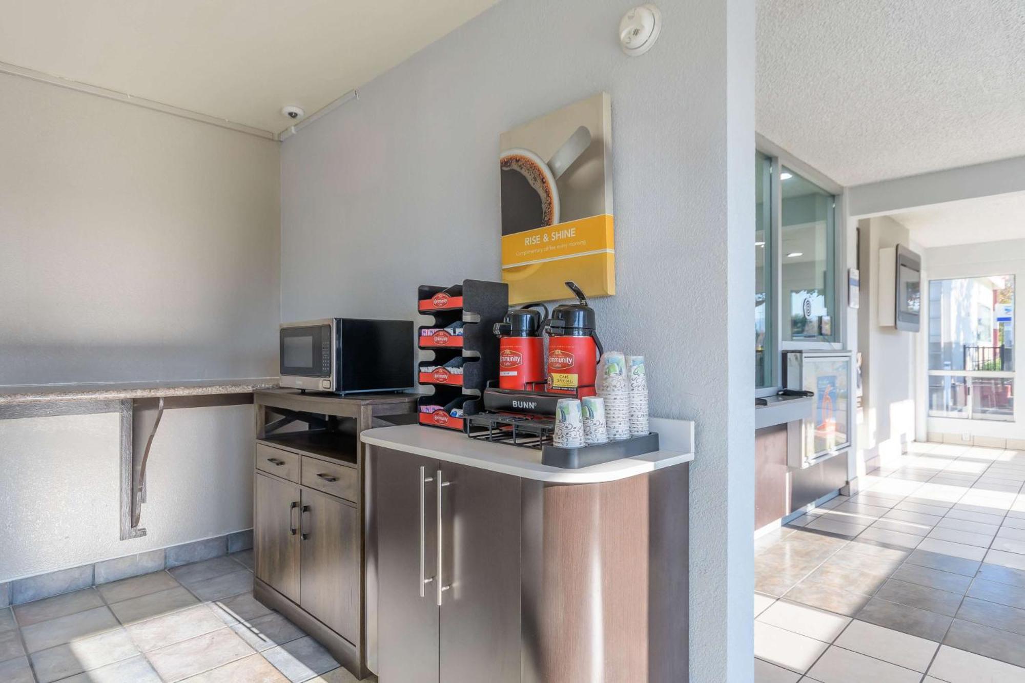 Motel 6 Hayward, Ca- Silicon Valley Gateway Екстериор снимка