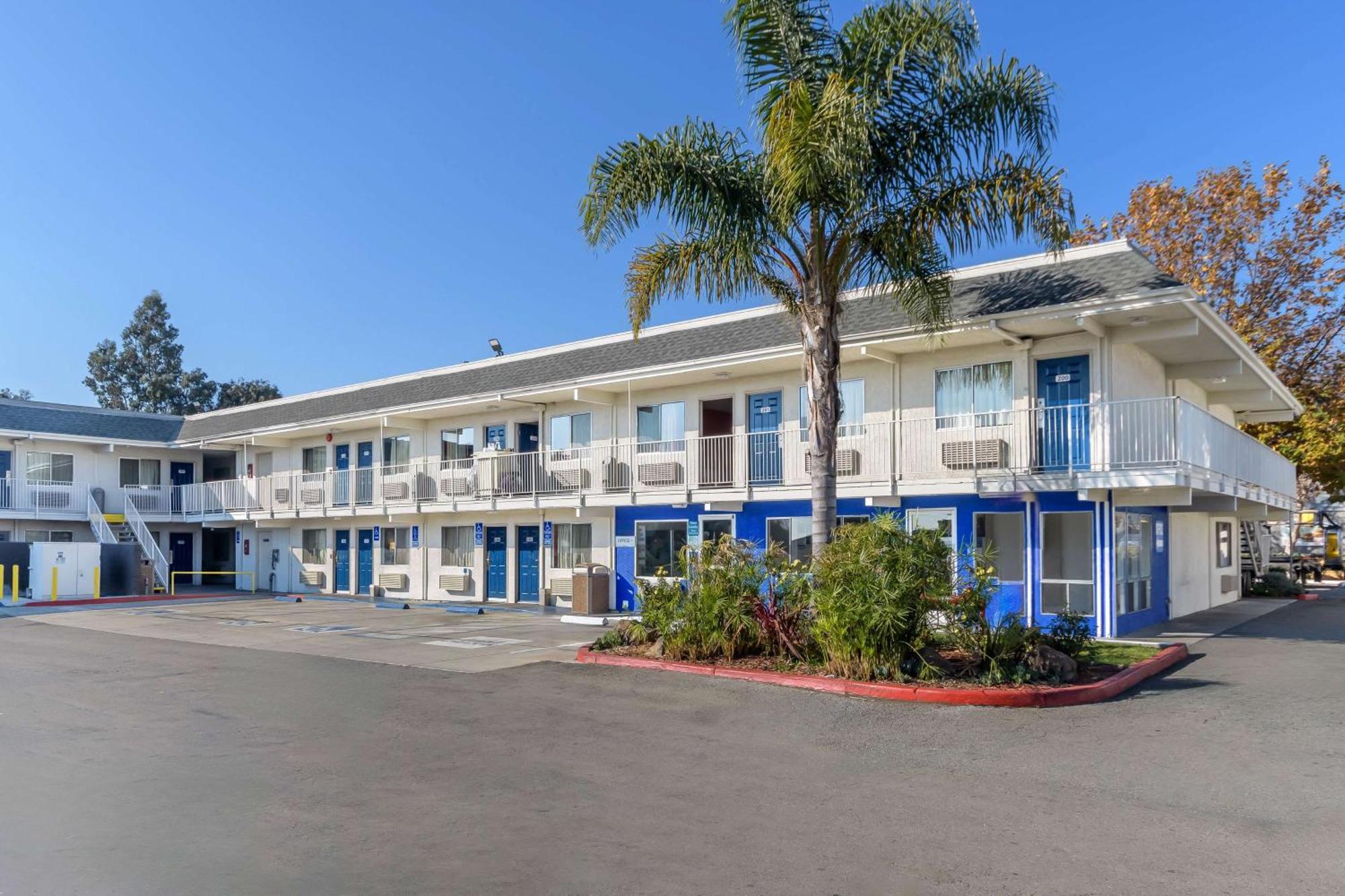 Motel 6 Hayward, Ca- Silicon Valley Gateway Екстериор снимка