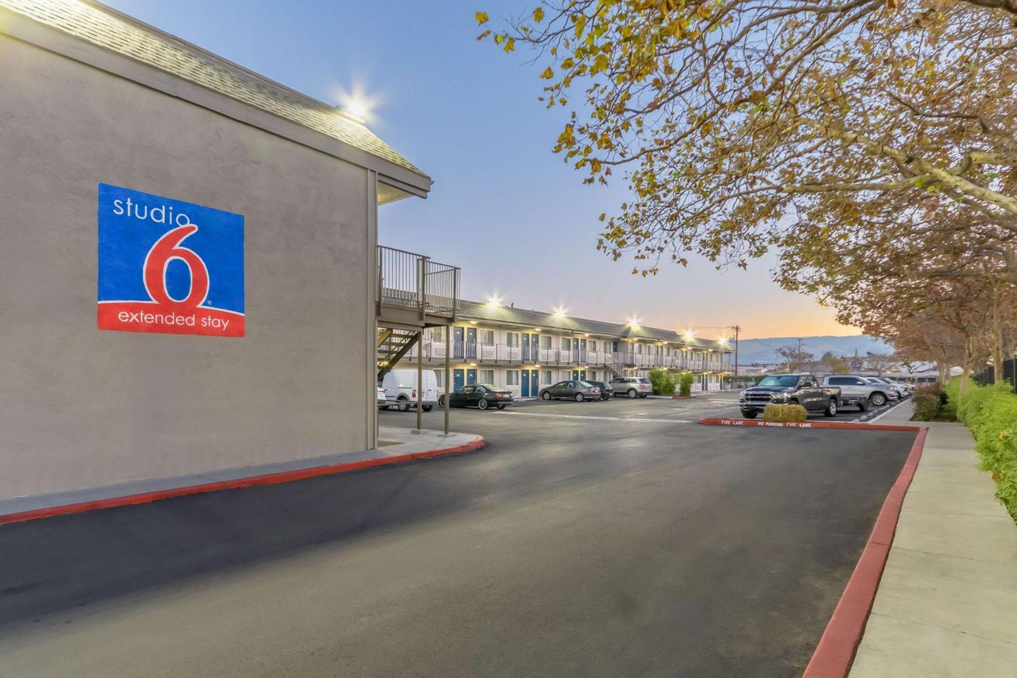 Motel 6 Hayward, Ca- Silicon Valley Gateway Екстериор снимка