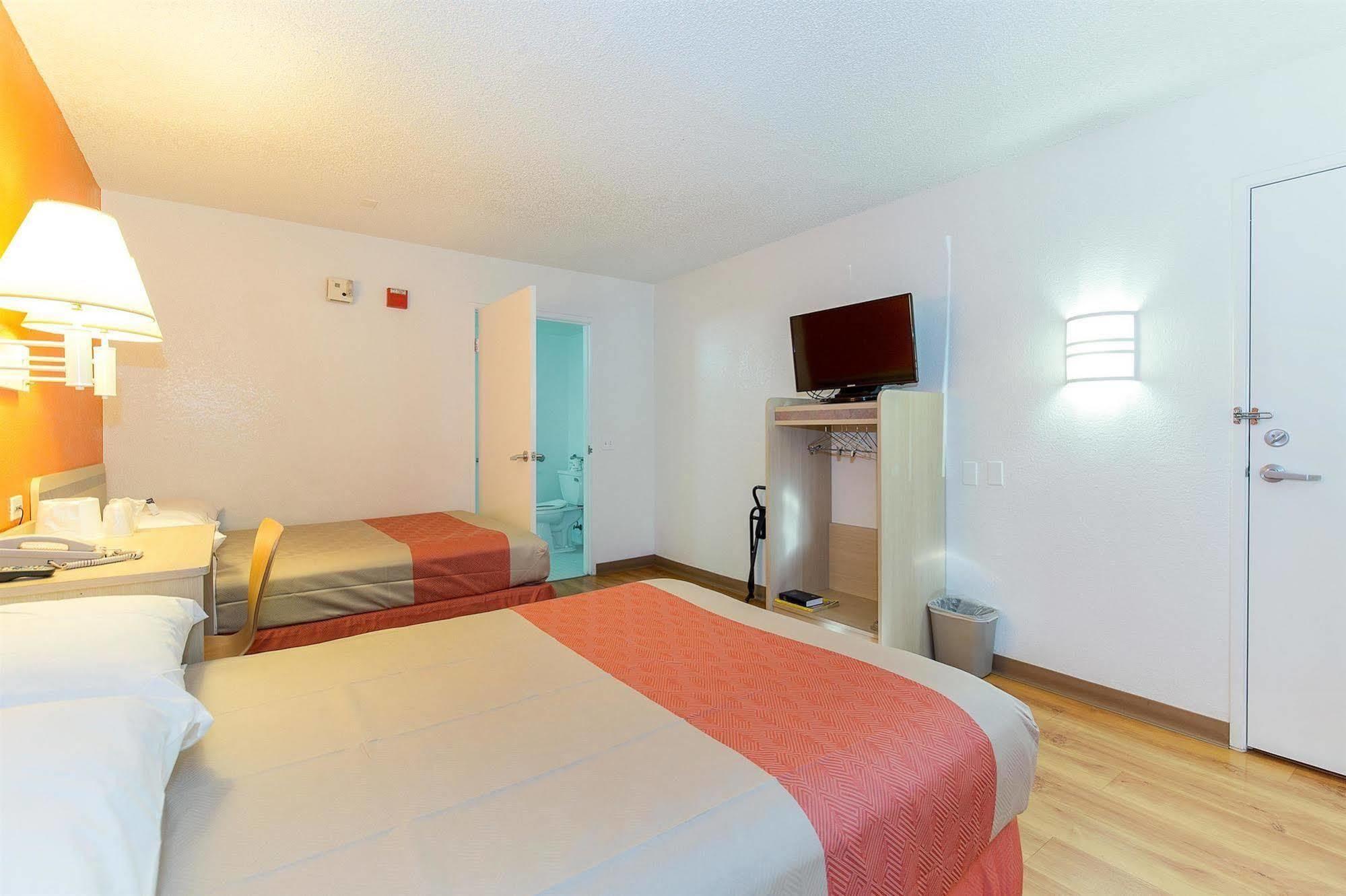 Motel 6 Hayward, Ca- Silicon Valley Gateway Екстериор снимка